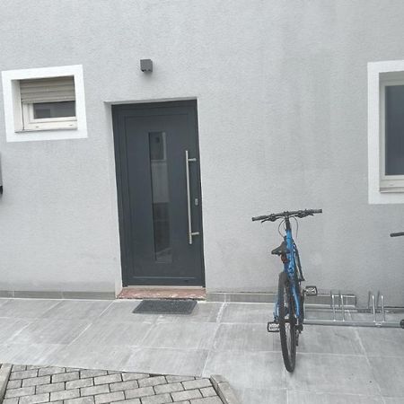 Apartments & Moeblierte Zimmer In Kahl Am Main, Kontaktloser Self Check-In, W-Lan, Schreibtisch, Duschbad, Kuechenzeile, Pkw-Plaetze Extérieur photo