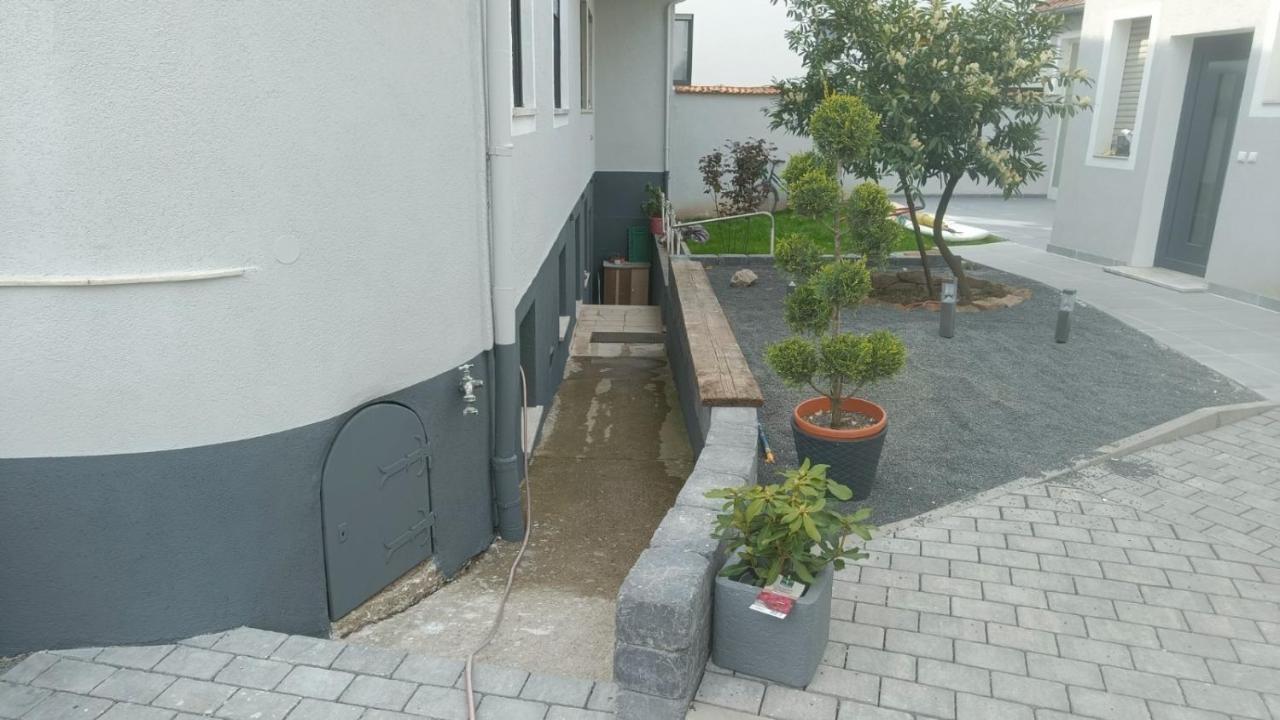 Apartments & Moeblierte Zimmer In Kahl Am Main, Kontaktloser Self Check-In, W-Lan, Schreibtisch, Duschbad, Kuechenzeile, Pkw-Plaetze Extérieur photo