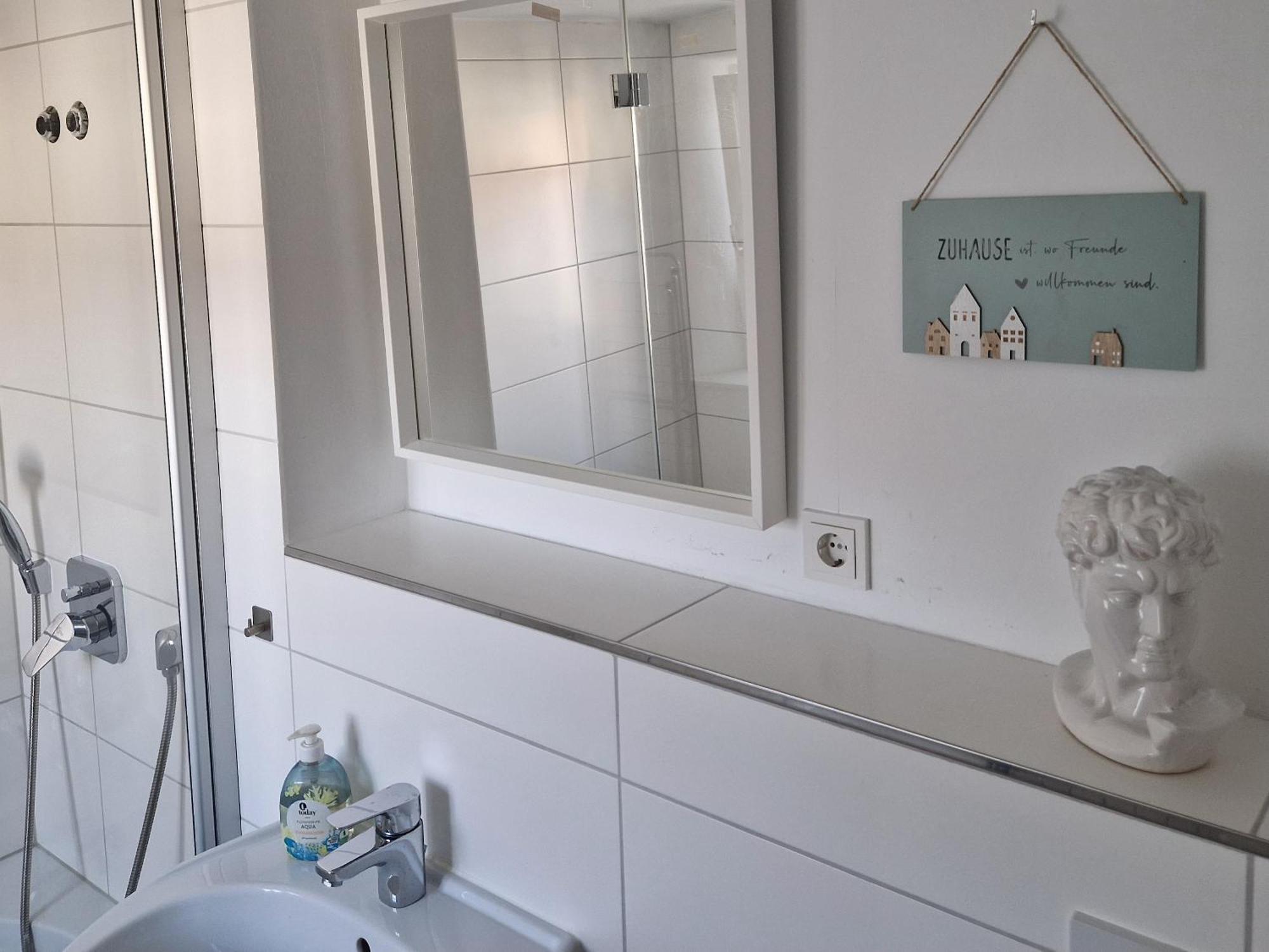 Apartments & Moeblierte Zimmer In Kahl Am Main, Kontaktloser Self Check-In, W-Lan, Schreibtisch, Duschbad, Kuechenzeile, Pkw-Plaetze Chambre photo